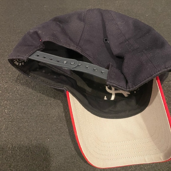 Official Braves baseball hat - Picture 4 of 4